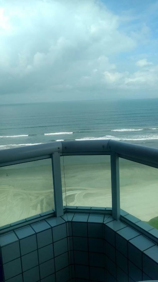 פראייה גראנדה Belo Apartamento Com Vistas Para O Mar - Pe Na Areia - Churrasqueira Na Varanda מראה חיצוני תמונה